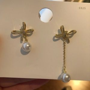 Asymmetric Pearl Decor Drop Earrings